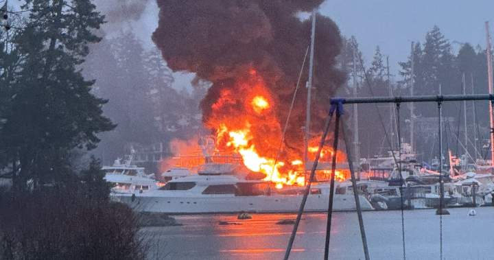 3 power yachts destroyed following fire at Sidney marina – BC