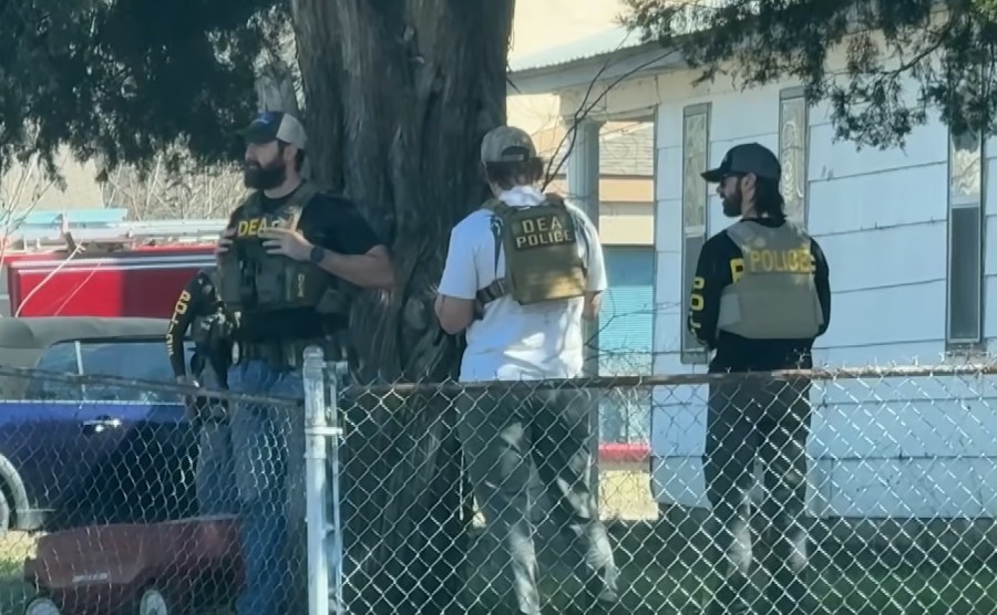 Search for police shooting suspect targets West Memphis