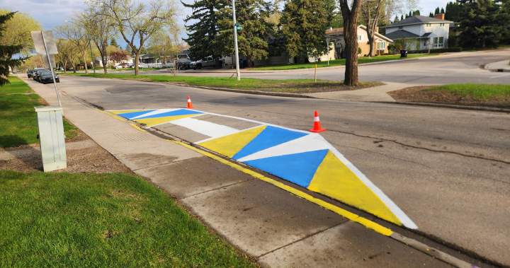 Saskatoon resident paints crosswalk, takes pedestrian safety into own hands